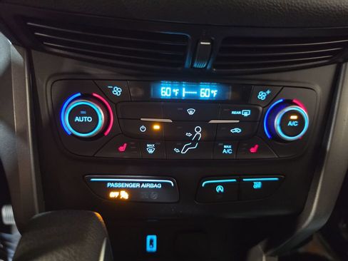 Used 2018 Ford Escape SE AWD/4WD image 16