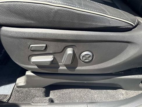 Used 2024 Hyundai Palisade Limited AWD/4WD image 16