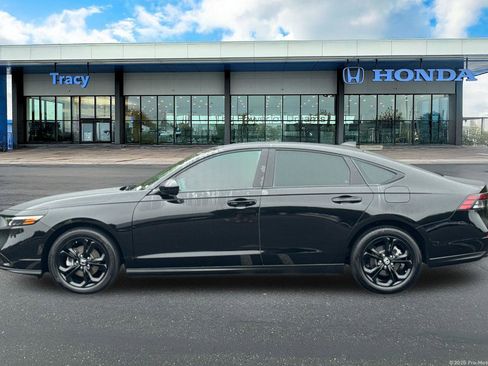 Certified 2025 Honda Accord SE image 11