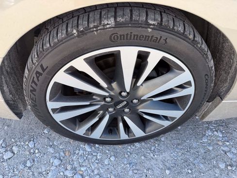 Used 2017 Lincoln MKZ Reserve w/ Climate Package FWD image 11