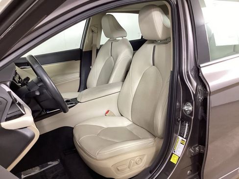 Used 2023 Toyota Camry XLE w/ Navigation Package FWD image 29