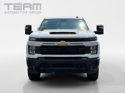 Used 2024 Chevrolet Silverado 2500 Custom w/ Custom Value Package AWD/4WD image 2