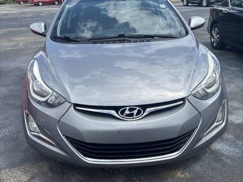 Used 2015 Hyundai Elantra SE w/ Option Group 02 FWD image 3