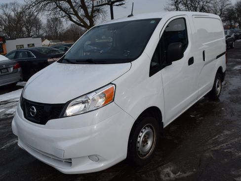 Used 2021 Nissan NV200 S w/ Back Door Glass Package image 2
