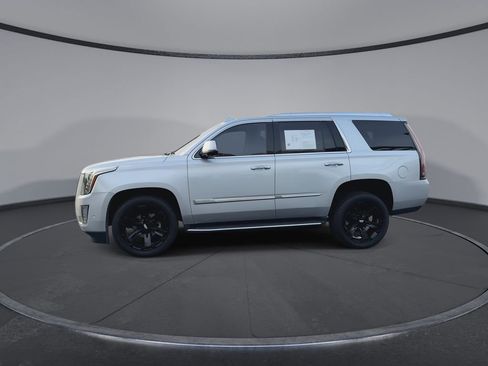 Used 2019 Cadillac Escalade Premium Luxury image 5