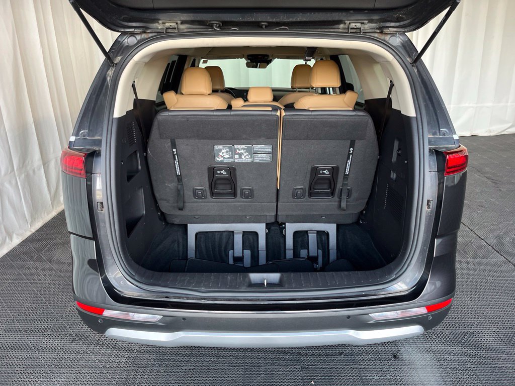 Used 2024 Kia Carnival LX FWD image 27
