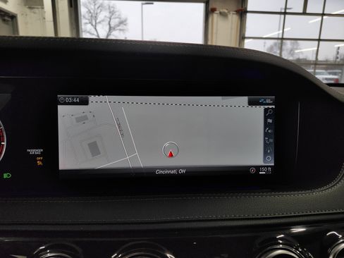Used 2019 Mercedes-Benz S 560 4MATIC Sedan w/ Premium Package image 5