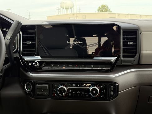 New 2026 GMC Sierra 3500 SLT w/ SLT Premium Package image 29