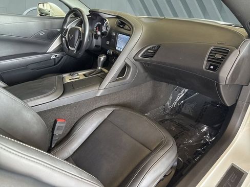 Used 2017 Chevrolet Corvette Stingray Coupe w/ 1LT image 26