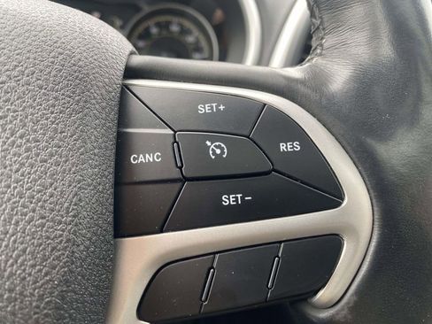 Used 2018 Jeep Cherokee Latitude Plus w/ Comfort/Convenience Group image 22