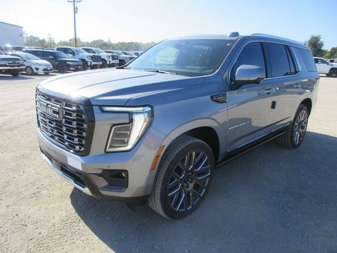New 2026 GMC Yukon Denali Ultimate AWD/4WD image 9