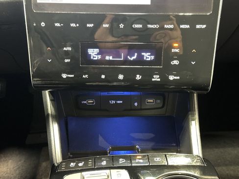 Used 2024 Hyundai Tucson Limited image 32