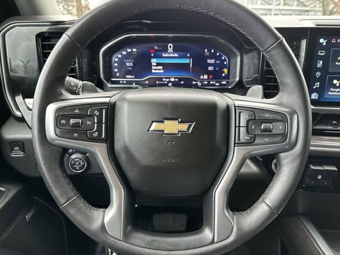 Used 2023 Chevrolet Silverado 1500 LTZ w/ Z71 Off-Road Package image 15