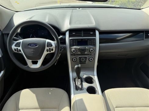 Used 2013 Ford Edge SE image 9