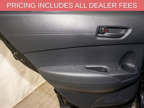 Used 2025 Toyota Corolla Cross LE FWD image 8