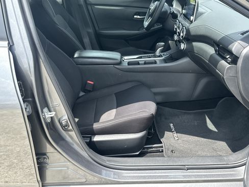 Used 2024 Nissan Sentra SV FWD image 13