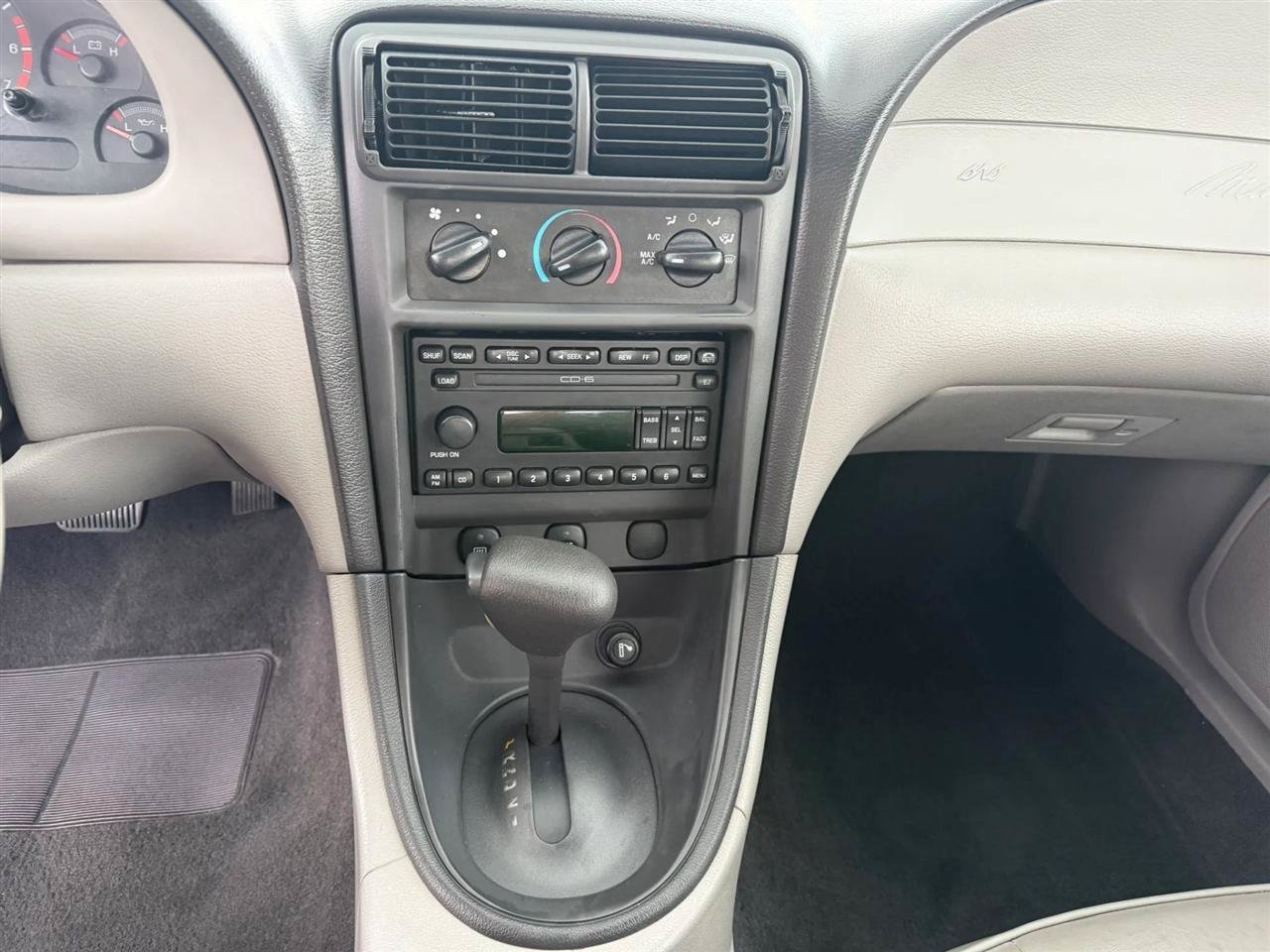 Used 2002 Ford Mustang Convertible RWD image 26