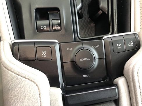 Used 2024 Toyota Grand Highlander Limited image 22