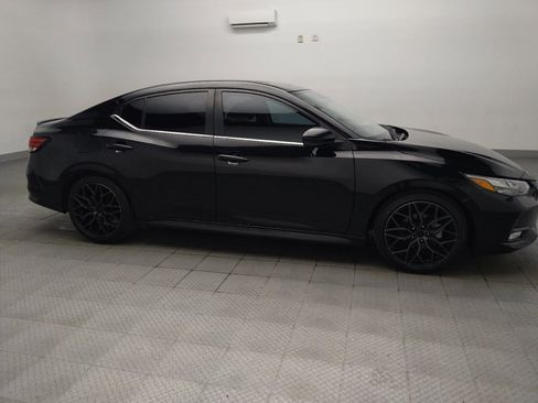 Used 2023 Nissan Sentra SR w/ Midnight Edition Package FWD image 11