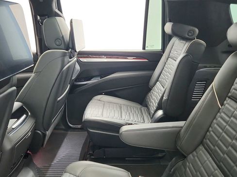 Certified 2025 Cadillac Escalade ESV Sport Platinum AWD/4WD image 25