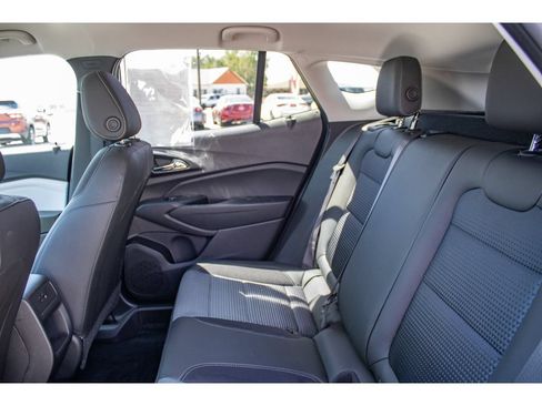 Used 2026 Chevrolet Trax LT w/ Driver Confidence Package FWD image 17