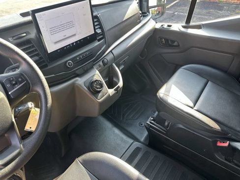 Used 2023 Ford E-Transit Low Roof RWD image 23
