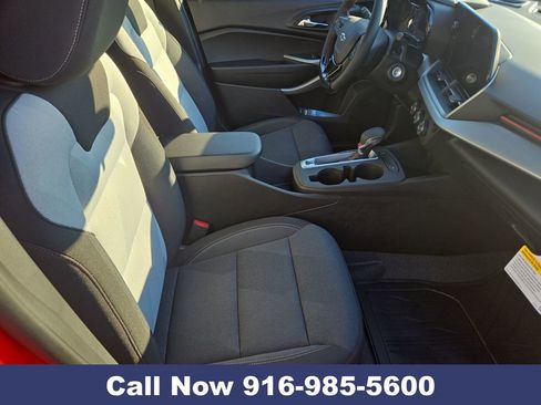 New 2026 Chevrolet Trax RS w/ Sunroof Package image 23