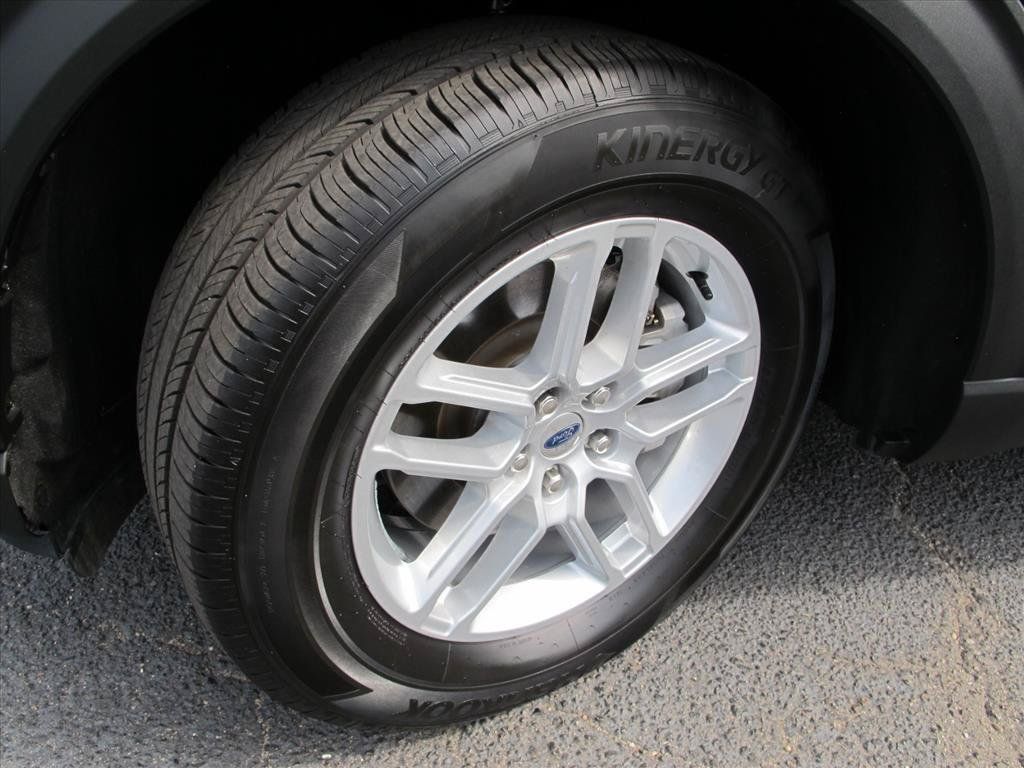 Used 2025 Ford Explorer Active RWD image 18