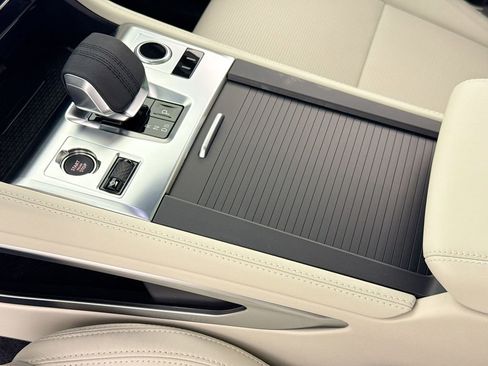 Certified 2025 Jaguar F-PACE R-Dynamic S image 21