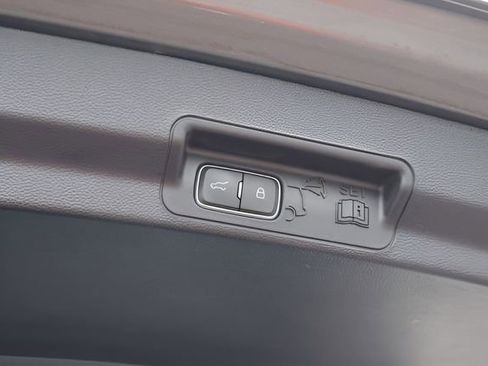 Used 2023 Ford Explorer XLT w/ Equipment Group 202A image 19