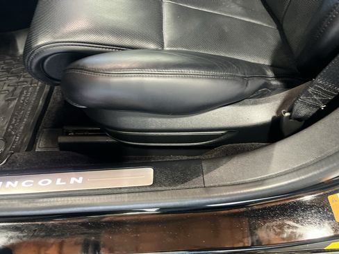 Used 2018 Lincoln Continental Reserve w/ Luxury Package AWD/4WD image 29