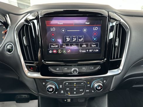 Certified 2023 Chevrolet Traverse Premier FWD image 37