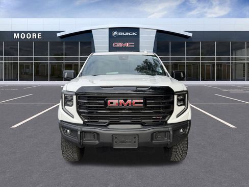 Used 2024 GMC Sierra 1500 AT4X image 2