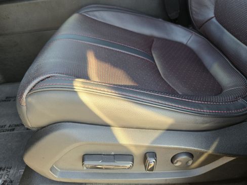 Used 2025 Honda Pilot Black Edition image 22