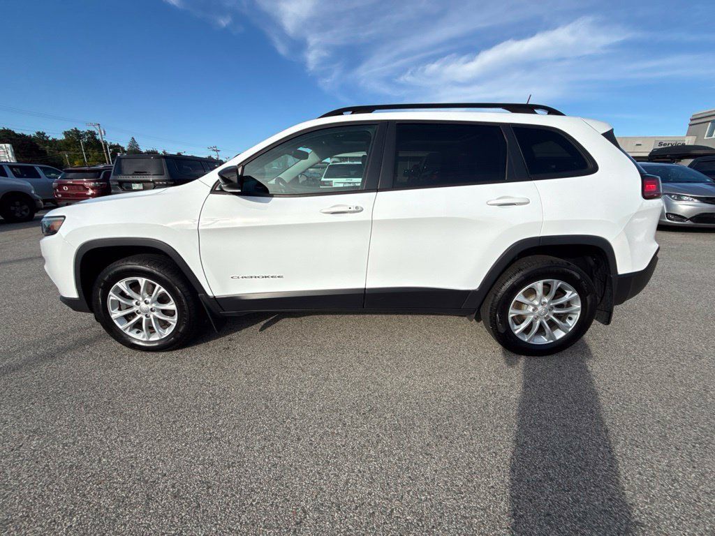 Certified 2022 Jeep Cherokee Latitude Lux w/ Sun & Sound Group AWD/4WD image 2