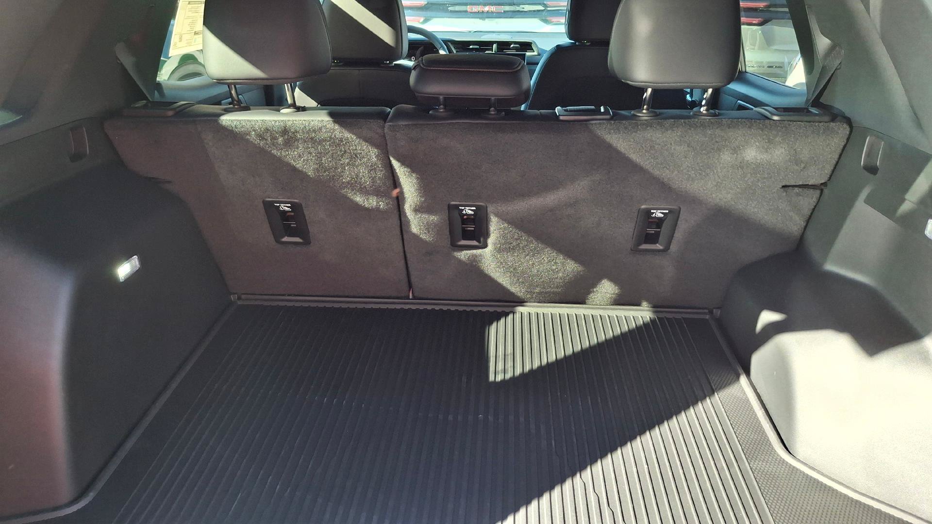 New 2027 GMC Terrain AT4 w/ Convenience Package III AWD/4WD image 8