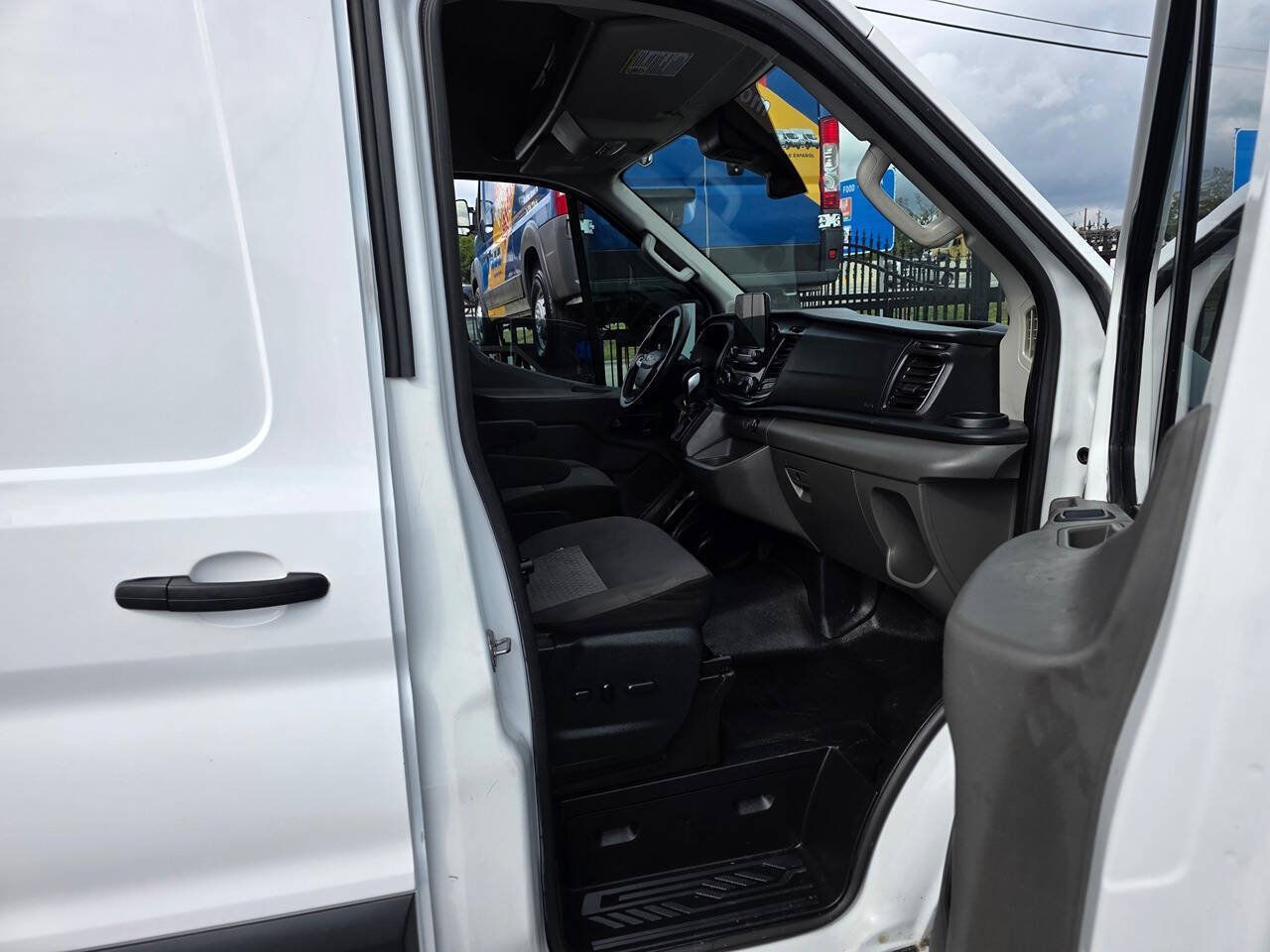Used 2020 Ford Transit 250 Medium Roof RWD image 14