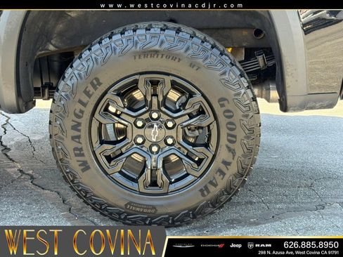 Used 2023 Chevrolet Silverado 1500 ZR2 w/ Technology Package AWD/4WD image 17