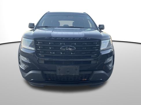 Used 2017 Ford Explorer Sport image 2