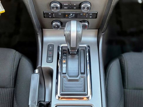 Used 2013 Ford Mustang Coupe RWD image 18