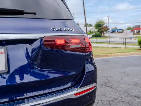 Used 2025 Mercedes-Benz Maybach GLS 600 4MATIC image 38