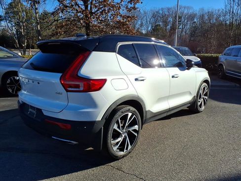 Used 2020 Volvo XC40 T4 R-Design w/ Protection Package Premier image 3