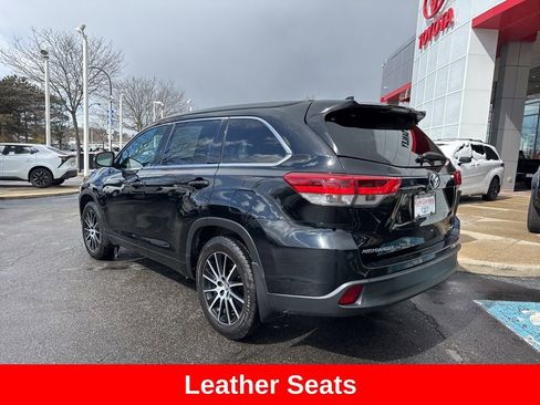 Used 2018 Toyota Highlander SE image 5