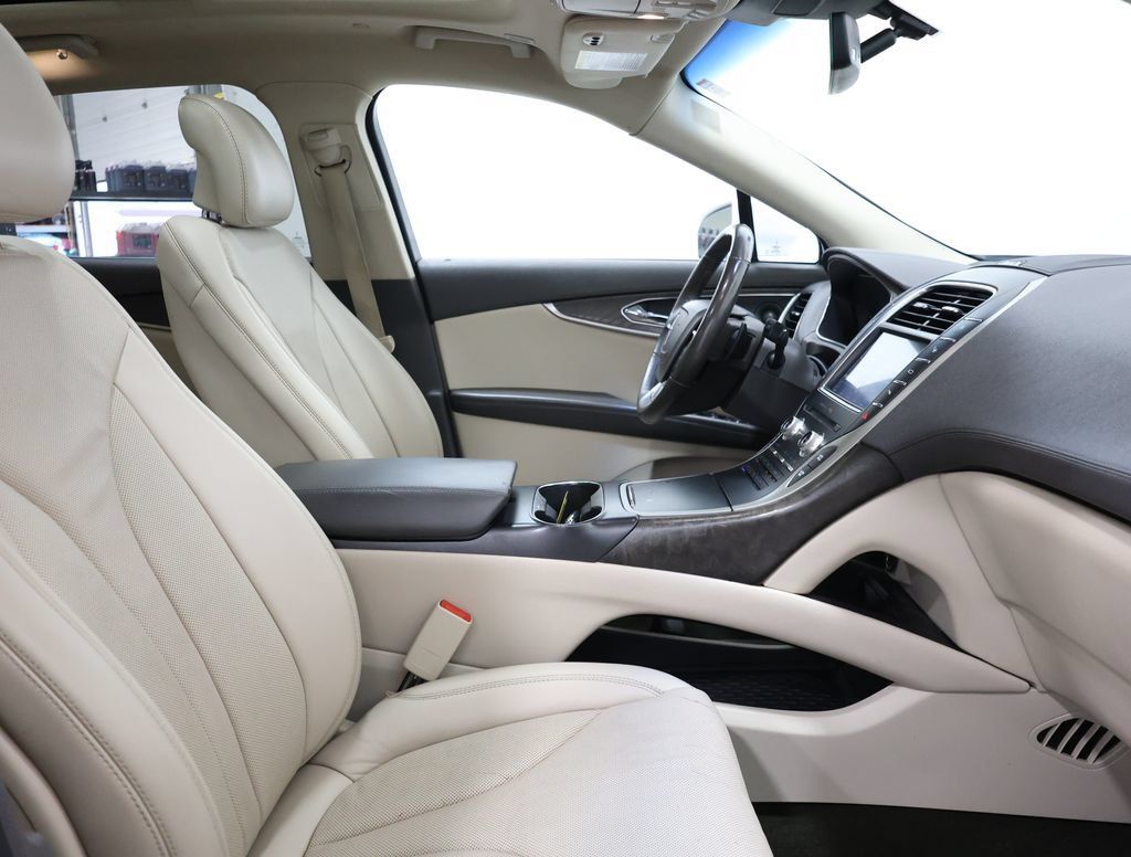 Used 2019 Lincoln Nautilus Reserve AWD/4WD image 21