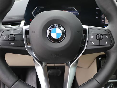 Certified 2025 BMW X1 xDrive28i w/ Technology Package image 17