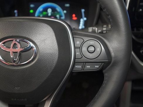 Certified 2024 Toyota Corolla Cross XSE image 18