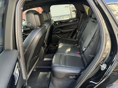Used 2023 Porsche Cayenne S image 29