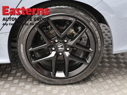 Used 2023 Honda Civic Sport image 8
