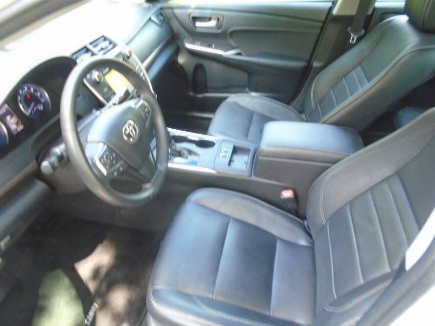 Used 2016 Toyota Camry XLE FWD image 10