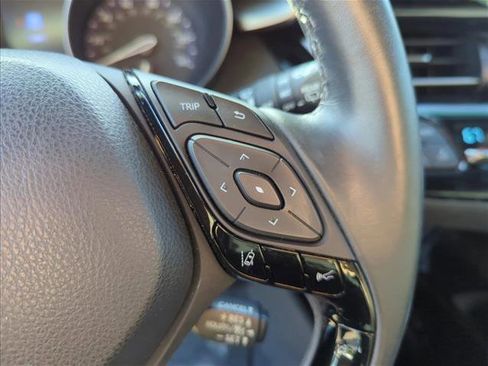 Used 2019 Toyota C-HR XLE image 16